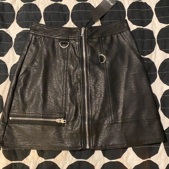 NWT Nasty Gal ‘Zip Up Your Troubles’ faux leather skirt - Picture 5 of 13